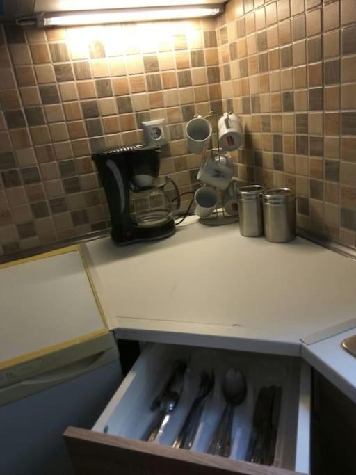 Nice& Cozy Flat 1Min From The Heart Of Athens.Wifi Εξωτερικό φωτογραφία